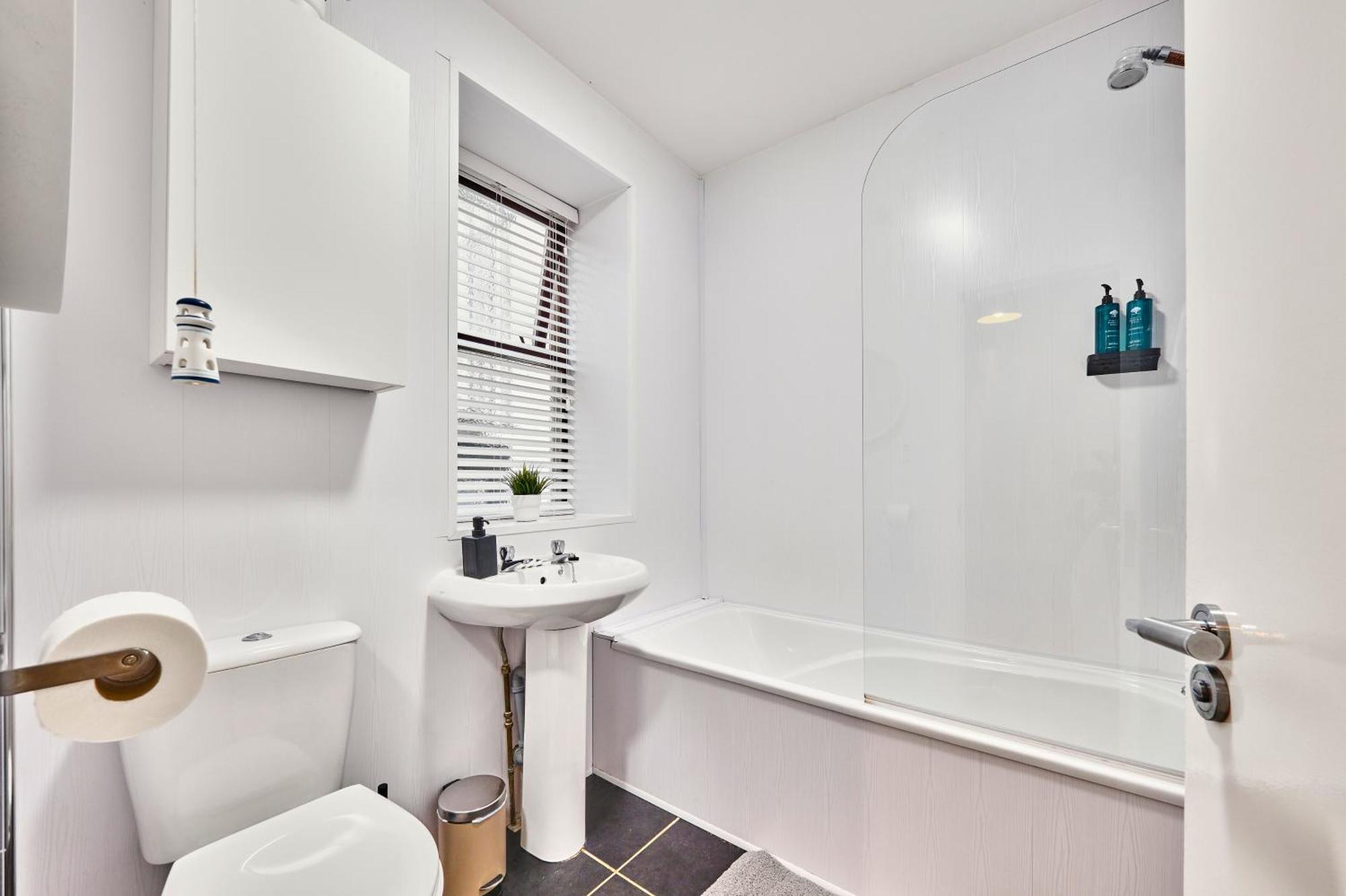 2 Dunluce Green - Portrush By The Sea Εξωτερικό φωτογραφία
